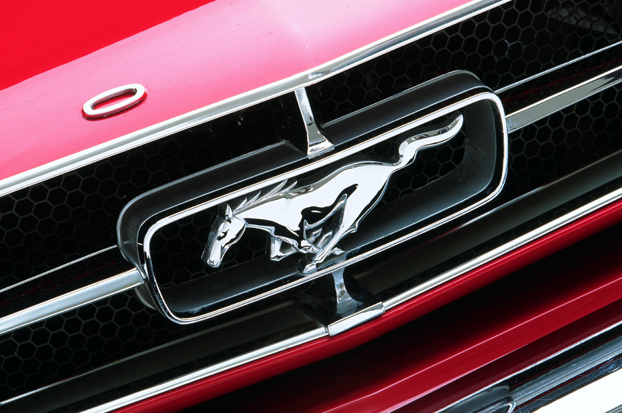 Evolution-of-the-Mustang-Badge.jpg